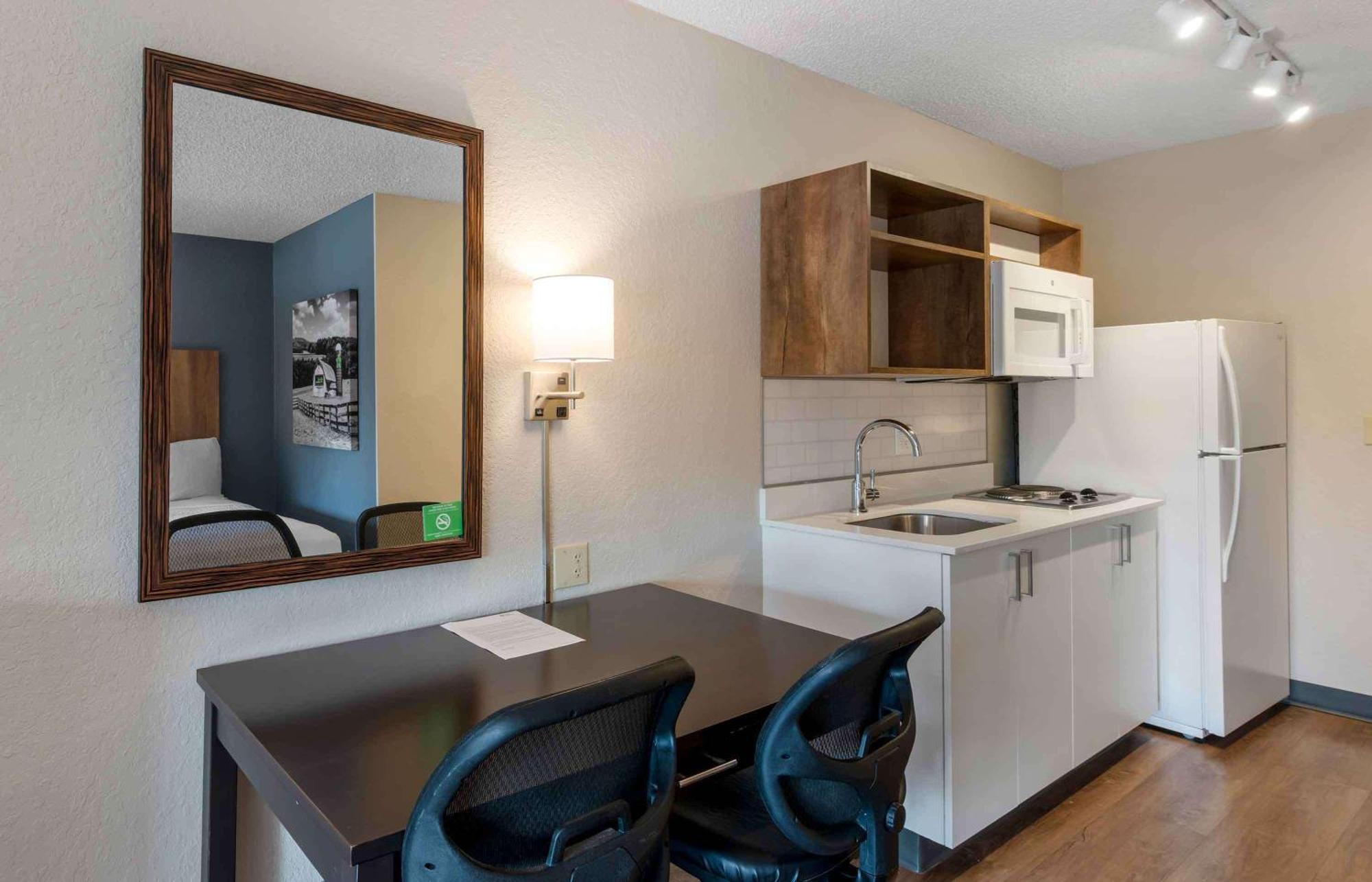 Extended Stay America Premier Suites - Miami - Airport - Doral - 87Th Avenue South Sweetwater Exterior photo