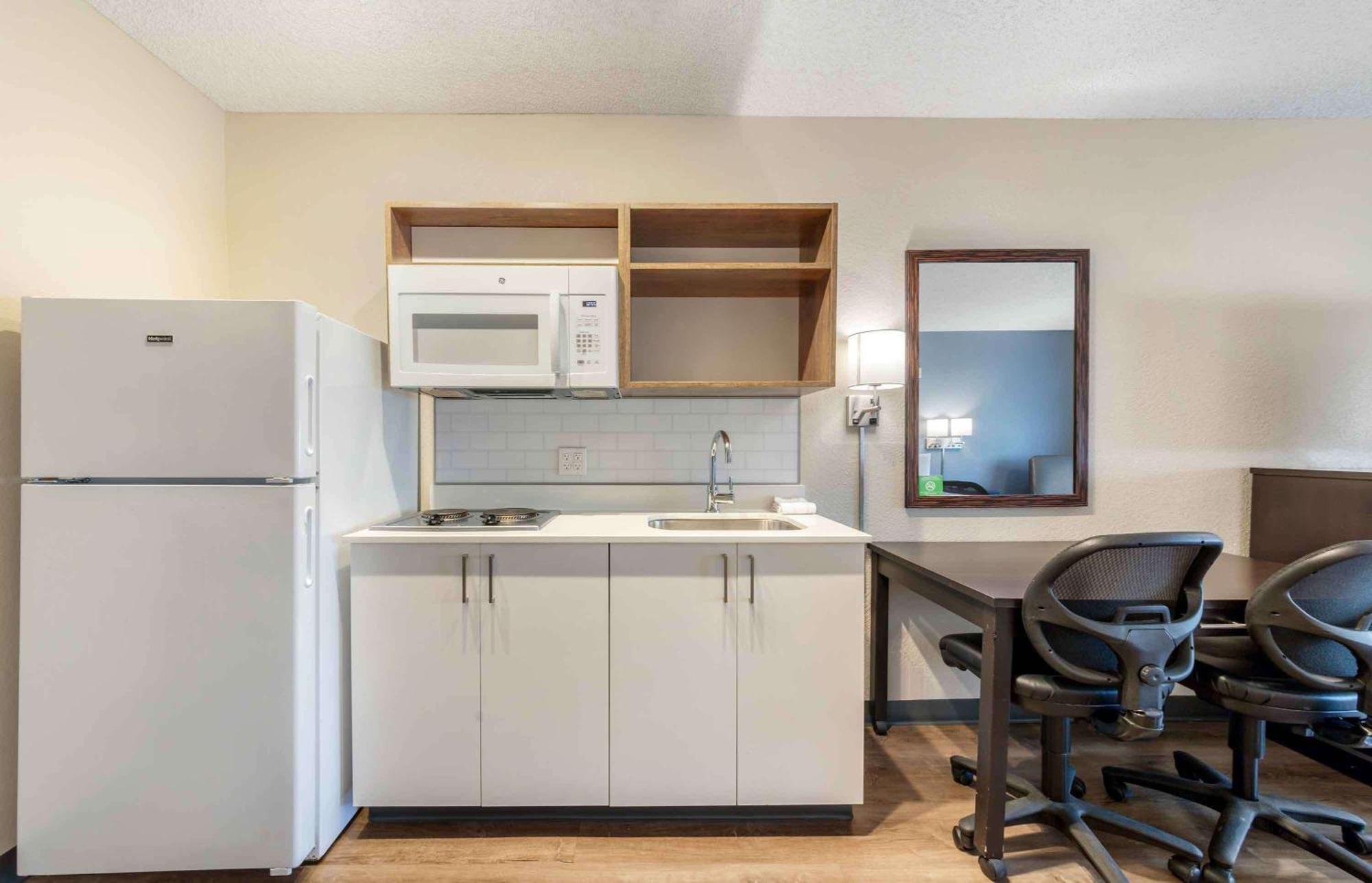 Extended Stay America Premier Suites - Miami - Airport - Doral - 87Th Avenue South Sweetwater Exterior photo