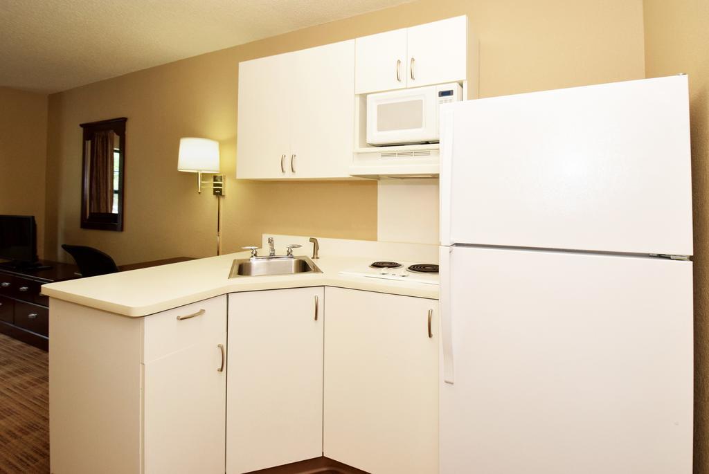 Extended Stay America Premier Suites - Miami - Airport - Doral - 87Th Avenue South Sweetwater Exterior photo
