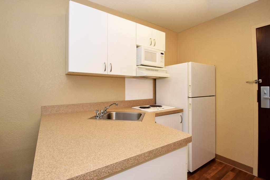 Extended Stay America Premier Suites - Miami - Airport - Doral - 87Th Avenue South Sweetwater Exterior photo