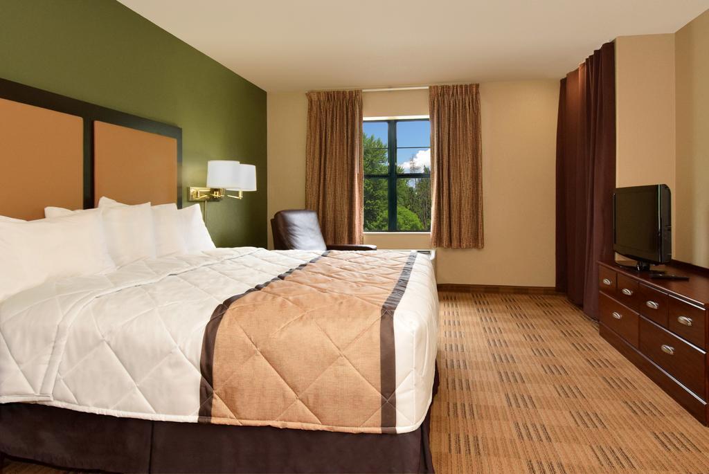 Extended Stay America Premier Suites - Miami - Airport - Doral - 87Th Avenue South Sweetwater Exterior photo